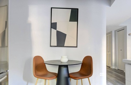 Edgewater Apartamento | Deluxe Edgewater 1BR w/ patio, W/D, 2 blocks to lakefront, by Blueground