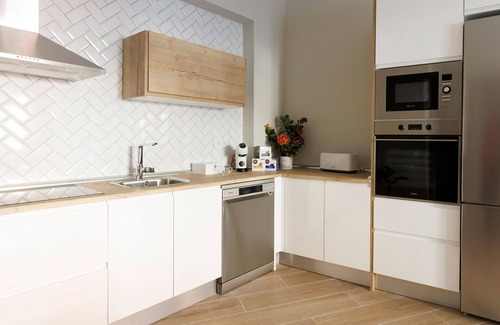 Alcalá de Henares Apartamento | Deluxe El Avión (One Bedroom Suite)