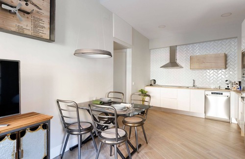 Alcalá de Henares Apartamento | Deluxe El Avión (One Bedroom Suite)