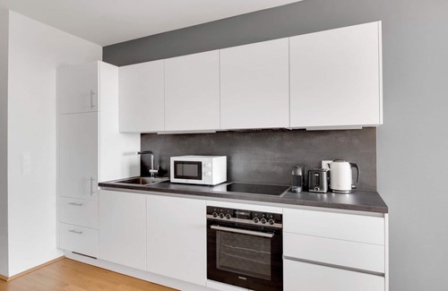 Favoriten Apartamento | Deluxe Favoriten 1BR w/ Gym & Elevator, steps to Metro, by Blueground