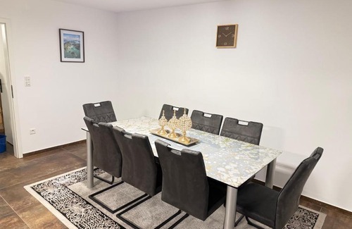 Forstfeld Apartamento | Deluxe Haus