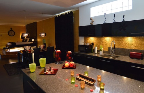 Herbesthal Casa | Deluxe Holiday Home in Welkenraedt with Jacuzzi & Steam Shower
