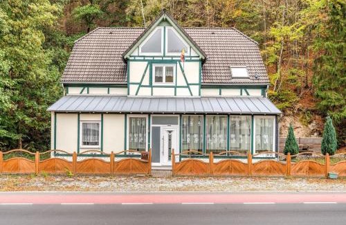 Brilon Casa | Deluxe Holiday Home in Brilon-Wald near Ski Area