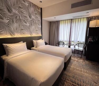 Hulu Langat Apartamento | Deluxe King Room and Deluxe Twin Room at Monkeys Canopy Resort