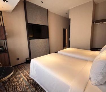 Hulu Langat Apartamento | Deluxe King Room and Deluxe Twin Room at Monkeys Canopy Resort