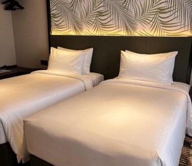 Hulu Langat Apartamento | Deluxe King Room and Deluxe Twin Room at Monkeys Canopy Resort