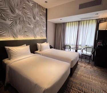 Hulu Langat Apartamento | Deluxe King Room and Deluxe Twin Room at Monkeys Canopy Resort