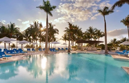 Bal Harbour Apartamento | Deluxe King Room Near Atlantikos MIA