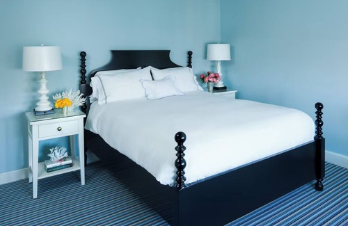 Cape May Hotel | Historic Cape May Hideaway with Balcony, Swimming Pool & Free Valet Parking