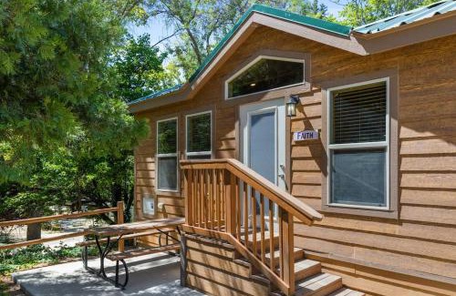 Kernville Casa | Deluxe little cabin 2 min stroll to Kern River