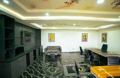 Ofin Casa | Deluxe Luxurious Room - Pool - Spa - Gym - Parking