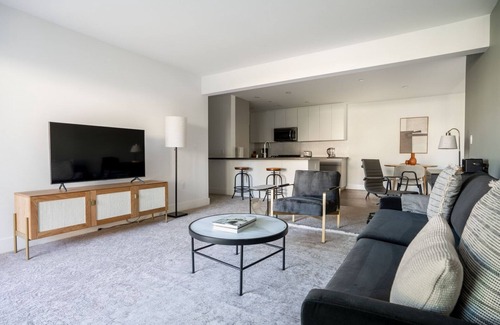 Sharon Heights Apartamento | Deluxe Menlo Park 2BR w/ Gym, Pool & W/D, nr VC firms, by Blueground