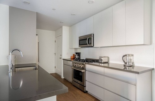 Sharon Heights Apartamento | Deluxe Menlo Park 2BR w/ Gym, Pool & W/D, nr VC firms, by Blueground