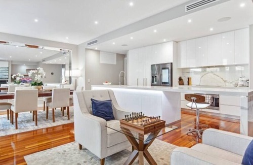 Norwood Casa | DELUXE Norwood, 3 bdrms, pool, wifi sleeps 6