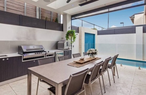 Norwood Casa | DELUXE Norwood, 3 bdrms, pool, wifi sleeps 6