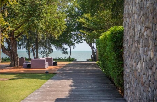 Prachuap Khiri Khan Villa | Deluxe Oceanfront Pool Villa - Tolani Resort Kui Buri