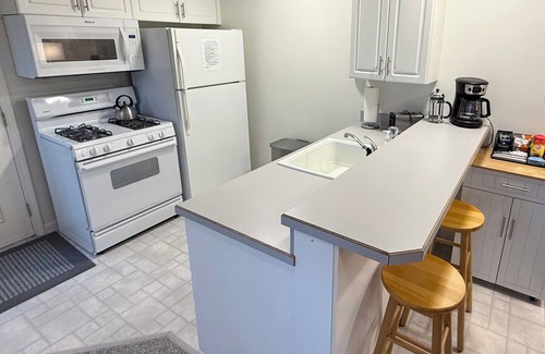 Kodiak Casa | Deluxe frente al mar con playa, privado: baño, cocina, sala de estar, 3 recámaras, sauna,