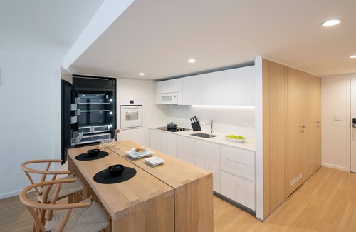 Bal Harbour Apartamento | Deluxe One Bedroom apartment with two full baths*, open kitchen, living room, terrace and beach service at Bal Harbour