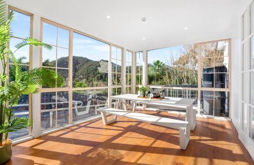 Whangarei Casa | Deluxe Queen Room at Wolfe Street