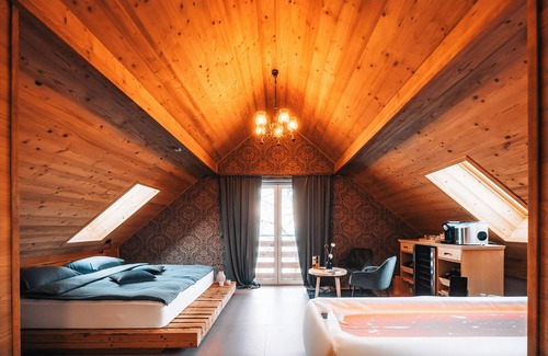 Celje Cama Y Desayuno | Deluxe room with Sauna and Zerobody dry-floating system surrounded by nature.