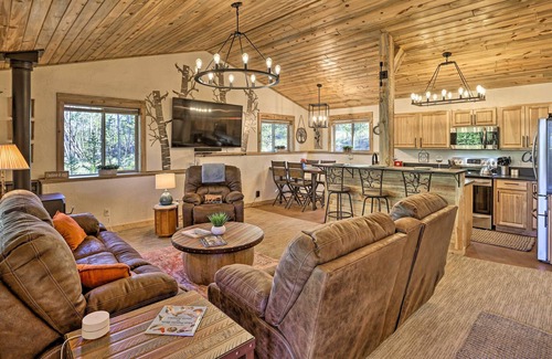 Indian Mountain Cabina | Deluxe Rocky Mountain Hideaway in Como w/ Hot Tub!
