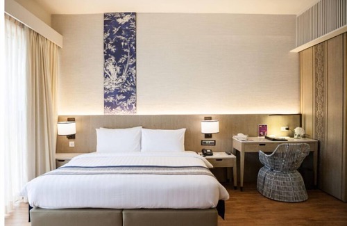 Patong Hotel | Habitación de lujo # 15, vista parcial al mar