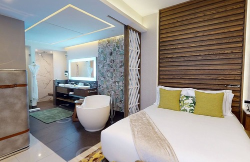 Cancún Hotel | Deluxe Room at Garza Blanca Cancun