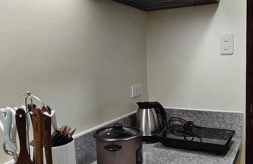 Binan City Condominio | Deluxe Studio - Fast WiFi, 55" UHD TV with Netflix & Prime Video, Free Pool