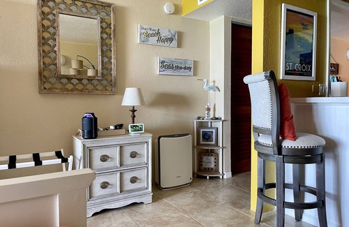 Estate Golden Rock Apartamento | Deluxe Studio w/ Spectacular Carribean Sea View