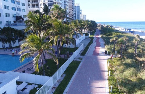 Mid Beach Apartamento | Deluxe Studios and Apartments at the Casablanca