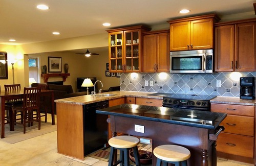 Silver Star Mountain Apartamento | Deluxe de 2 dormitorios / condominio de un baño con bañera de hidromasaje privada!