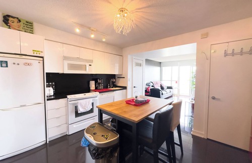 CityPlace Apartamento | Deluxe Suites Near CN Tower Rogers Centre Ripley's & Lake views & Free Parking
