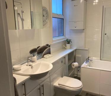 Henley Apartamento | Deluxe Three Bed BnB in Henley-on-Thames near Station River & Town Centre