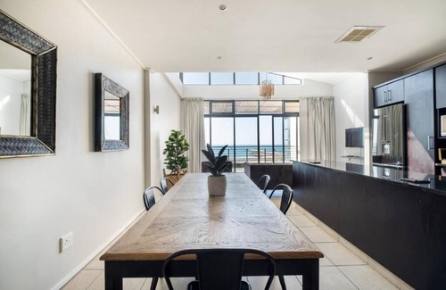 Durban Apartamento | Deluxe Three-Bedroom Apartment with Sea View