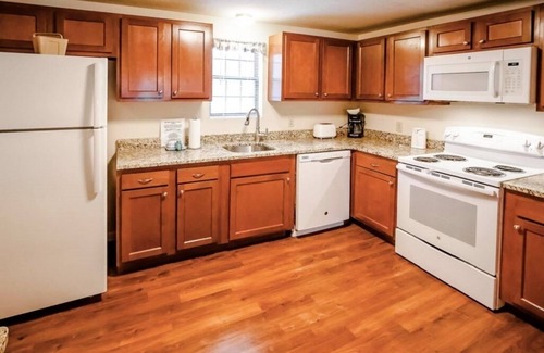Mashpee Casa | Deluxe townhouse at the charming Sea Mist Resort Resort with swimming pool