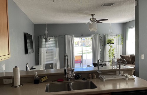 Riverview Casa | Deluxe Townhouse in a Cul de Sac
