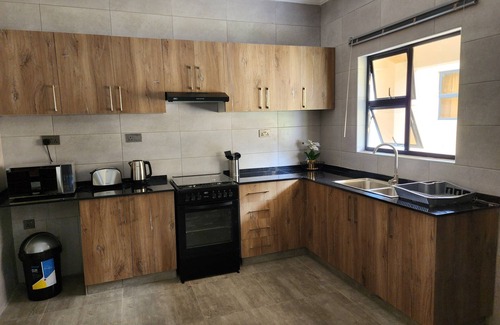 Lilongwe Apartamento | Deluxe Two-bedroom Apartment
