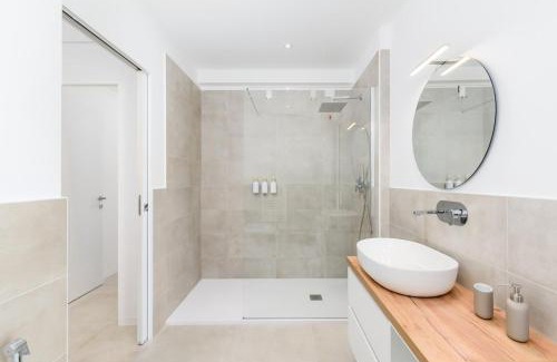 Spotorno Apartamento | -DeLuxe Vision- Fronte Mare, Spiaggia e Parcheggio