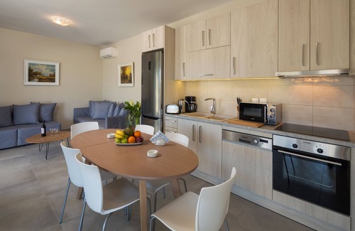 Alonia Casa | Demargia Villa B - Apartamento Planta Baja adecuado para 2