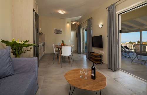 Alonia Casa | Demargia Villa B - Apartamento Planta Baja adecuado para 2