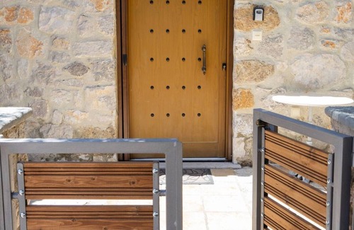 Ermionida Cabaña | Demis and Sofias cozy House with indoor fireplace