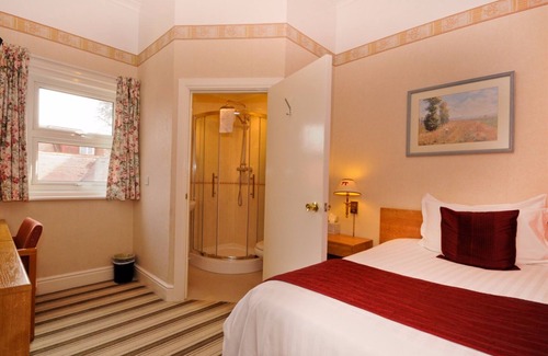 Boscombe Casa | Denewood Hotel - Guest Accomodation