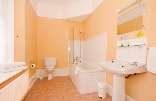 Boscombe Casa | Denewood Hotel - Guest Accomodation