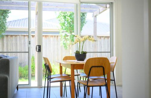 Denham Court Casa | Denham Court Adorable 4Br house with Wifi &Parking