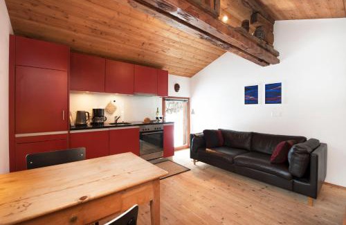 Niederwald Apartamento | Denkmalgeschützter Spycher total renoviert