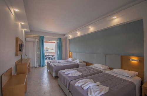 Kalamaki Hotel | Denny's Inn Hotel