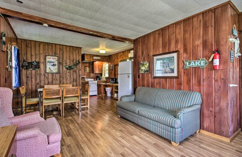 Dent Cabina | Dent Cabin on Star Lake w/ Dock, Deck, Dining