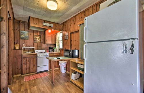 Dent Cabina | Dent Cabin on Star Lake w/ Dock, Deck, Dining