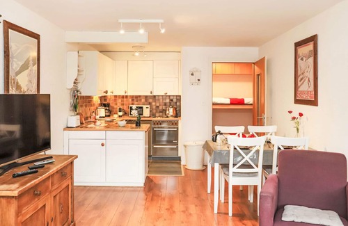 Noveli Apartamento | Dents Rousses E3 by Interhome