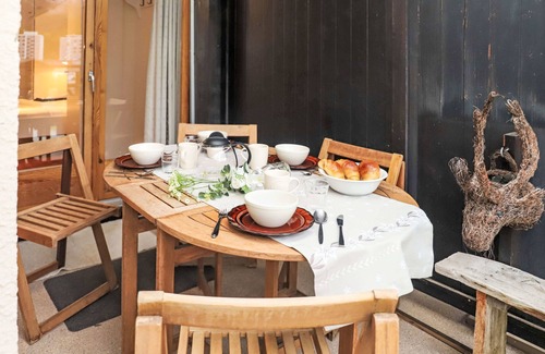 Noveli Apartamento | Dents Rousses E3 by Interhome